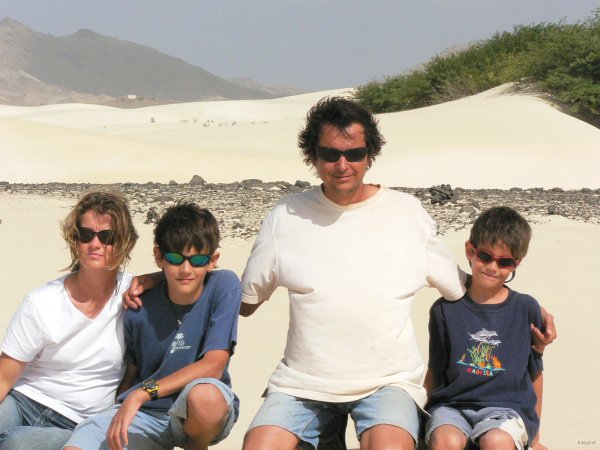 70- La famille Imagine dans le desert 